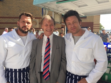 Sir David, Jamie and Jimmy campaign for Free Range Milk